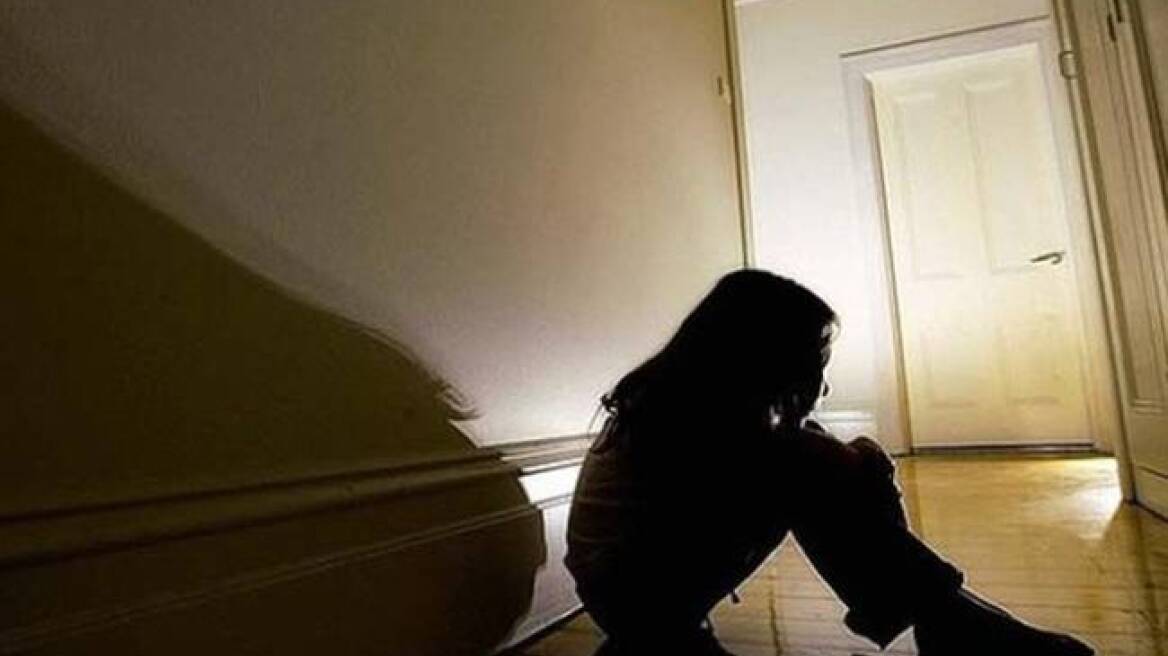 Συνελήφθη ταξιτζής που βίαζε κατ' εξακολούθηση κοριτσάκι 8 ετών