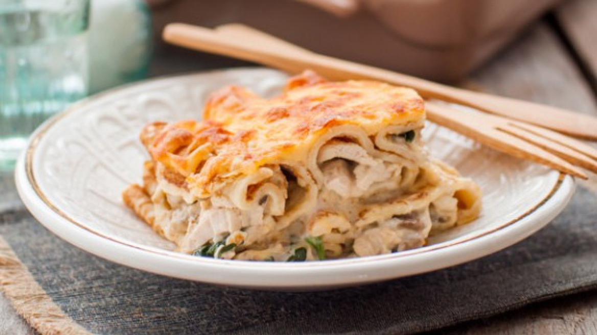 Κρέπες με κοτόπουλο και μπεσαμέλ