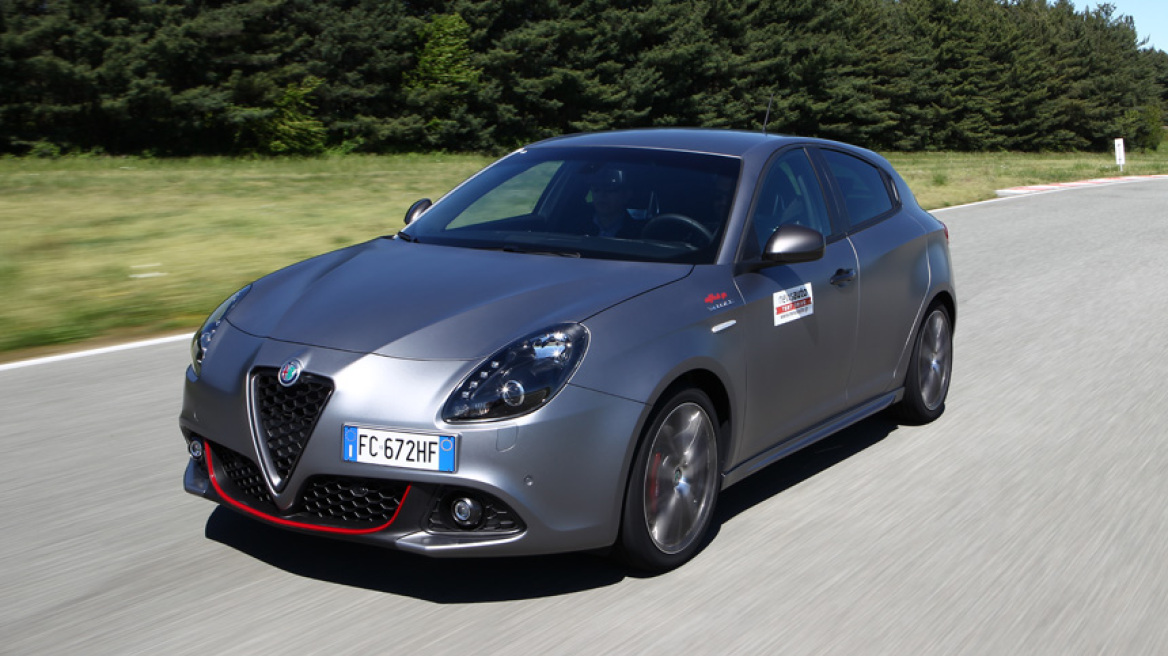 Οδηγούμε την ανανεωμένη Giulietta και την 4C Spider