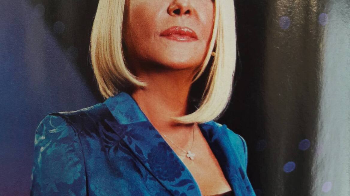 Ρούλα Κορομηλά: «Ήθελα να ταξιδέψω τον κόσμο σ' ένα παραμύθι»