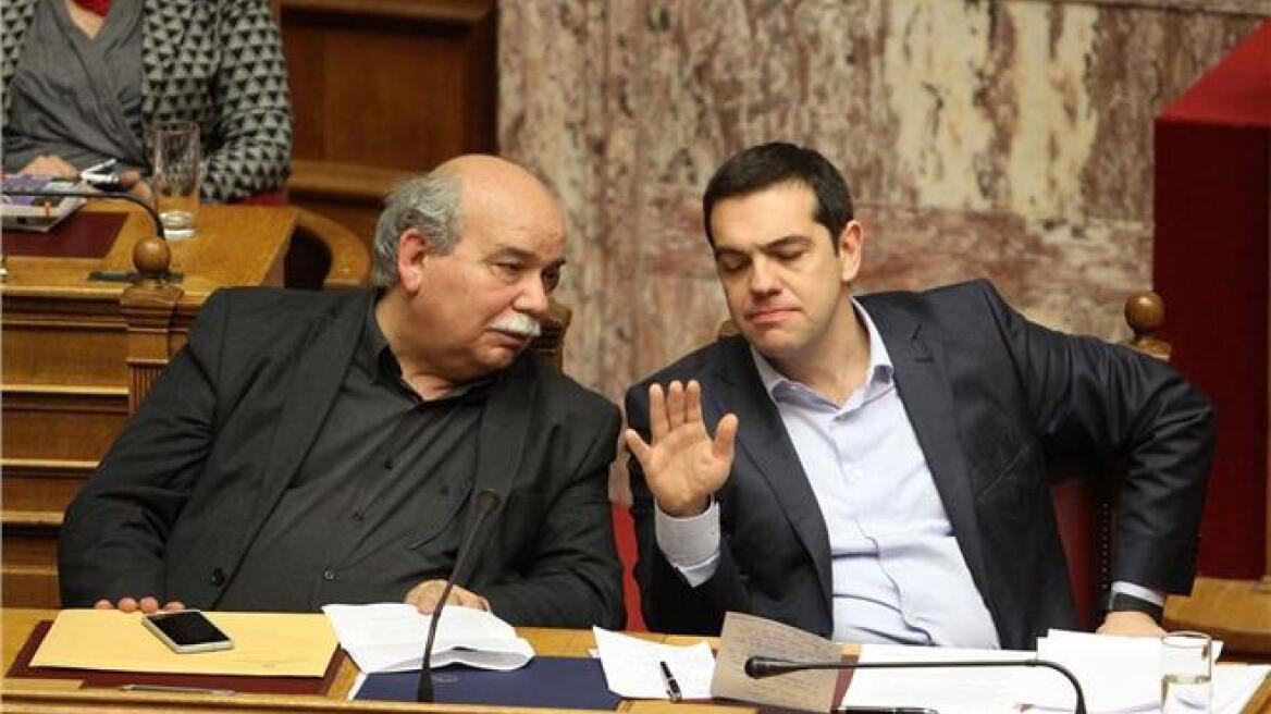 Κόντρα Τσίπρα - Βούτση για τις συντάξεις των πρώην βουλευτών 