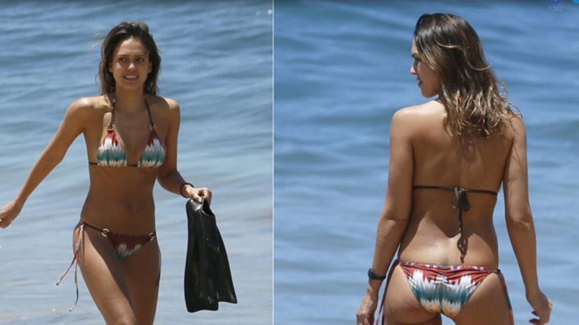 Jessica Alba in Hawaii in a tiny bikini (hot pics)