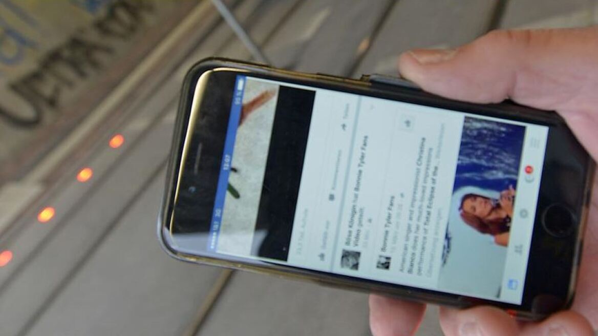 Γερμανία: Ο «Σταμάτης» και ο «Γρηγόρης» μετακομίζουν από τα φανάρια στο πεζοδρόμιο