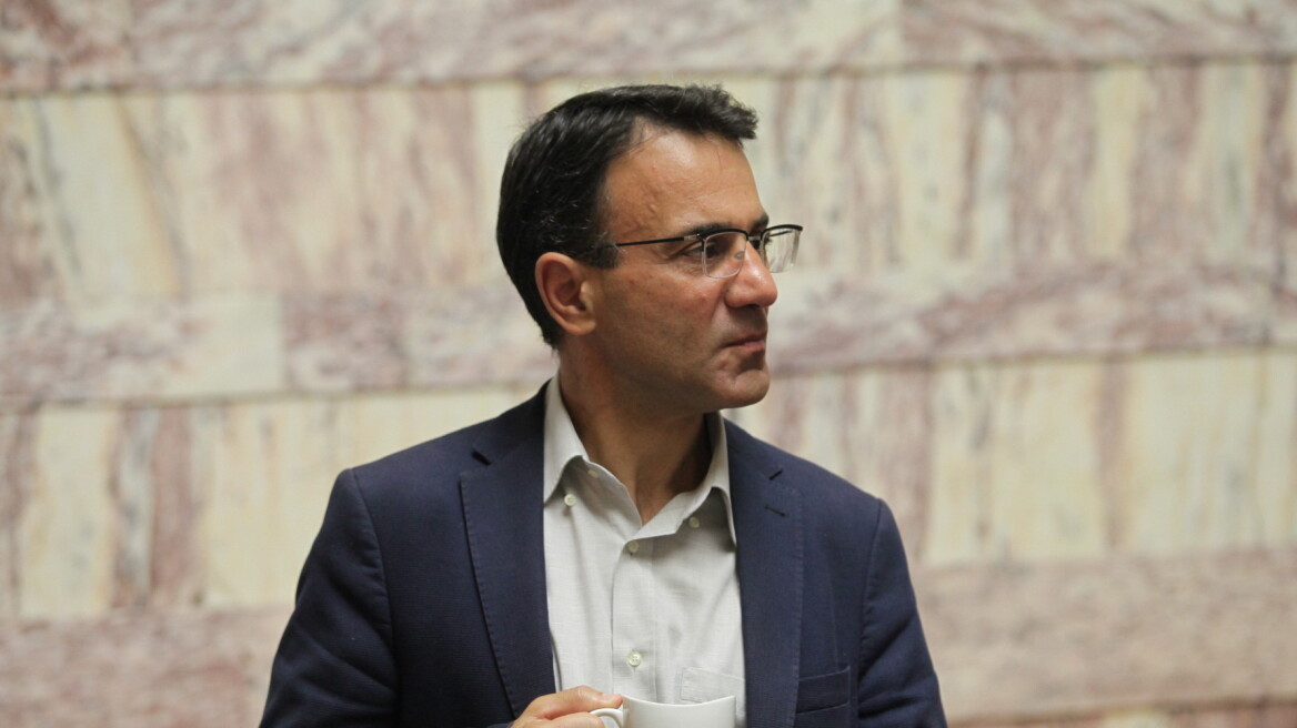 Επίθεση Λαπαβίτσα σε Τσίπρα και ΣΥΡΙΖΑ