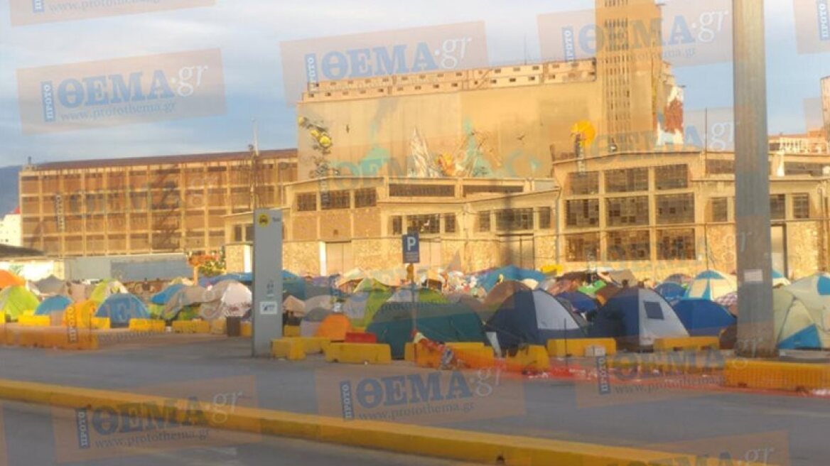 Chaos at Piraeus port. NGOs decide who goes where! (photos)
