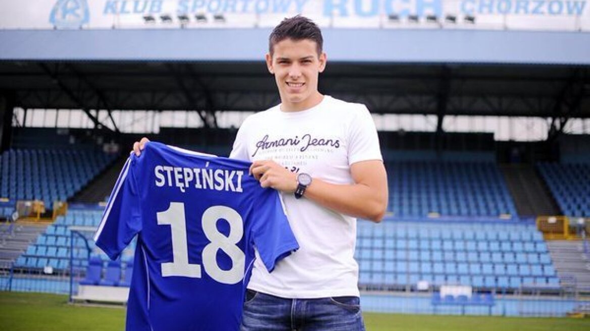 Μάχη ΑΕΚ - Ολυμπιακού για Στεπίνσκι