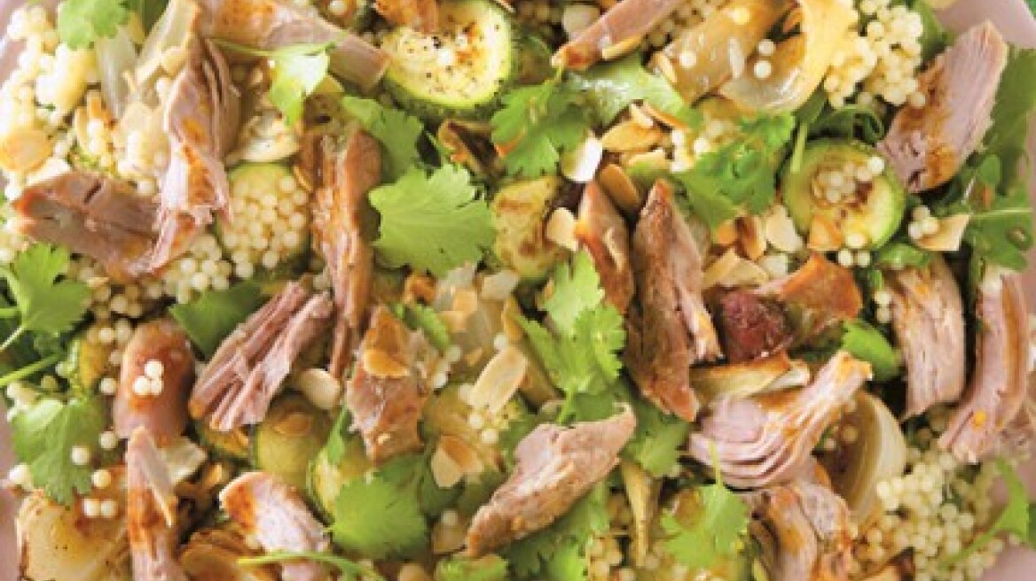  Ζυμαρικό κουσκούς με αρνί και σάλτσα μπαχαράτ