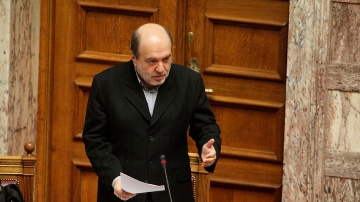 Αλεξιάδης: Δυνατότητα επανένταξης οφειλετών στη ρύθμιση των 100 δόσεων