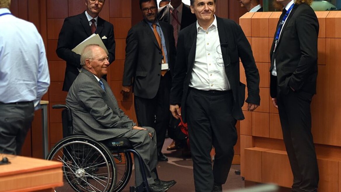 Gov’t sacrifices salaries and pensions in return for promises