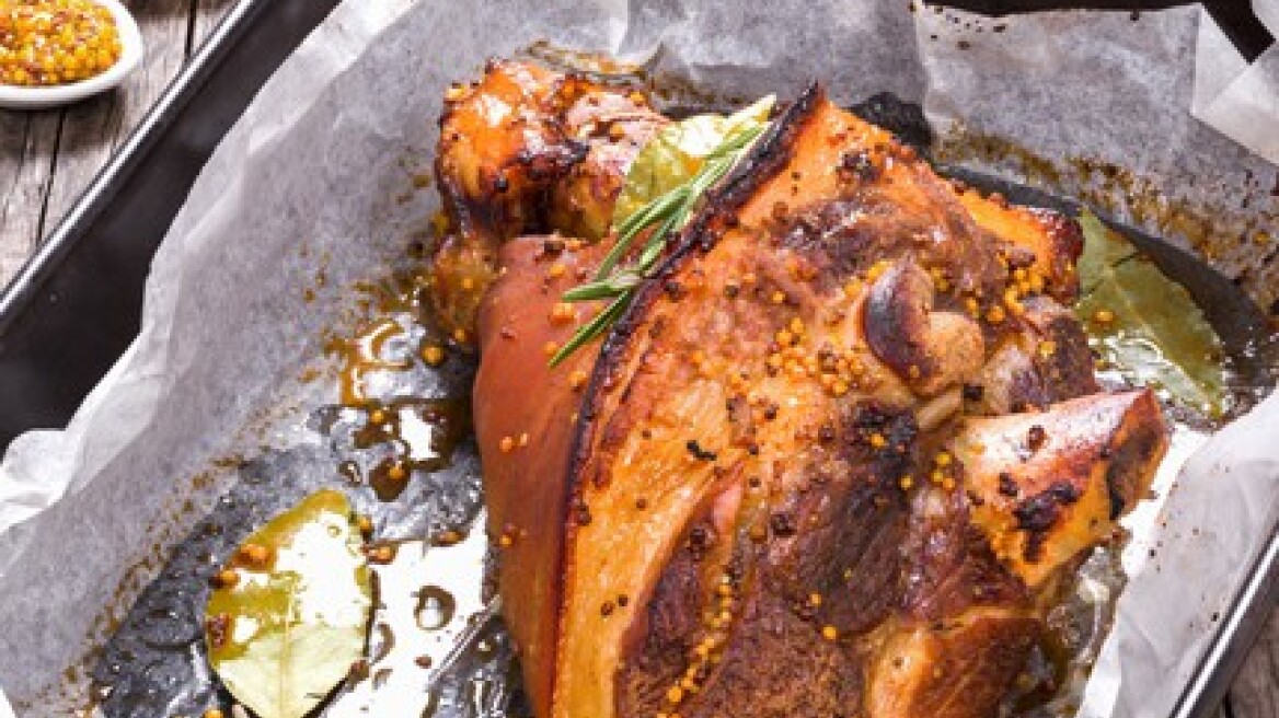 Κότσι χοιρινό με μουστάρδα, μέλι και δεντρολίβανο