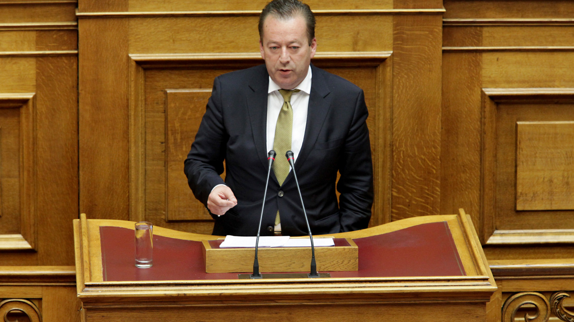 Μαλλιά-κουβάρια οι βουλευτές ΣΥΡΙΖΑ-ΑΝΕΛ για τα Ολυμπιακά ακίνητα 