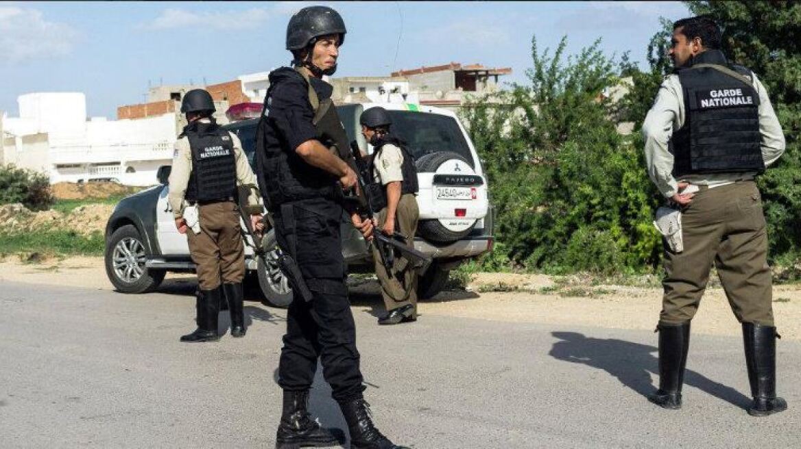 Τυνησία: Τέσσερις αστυνομικοί νεκροί από έκρηξη βόμβας