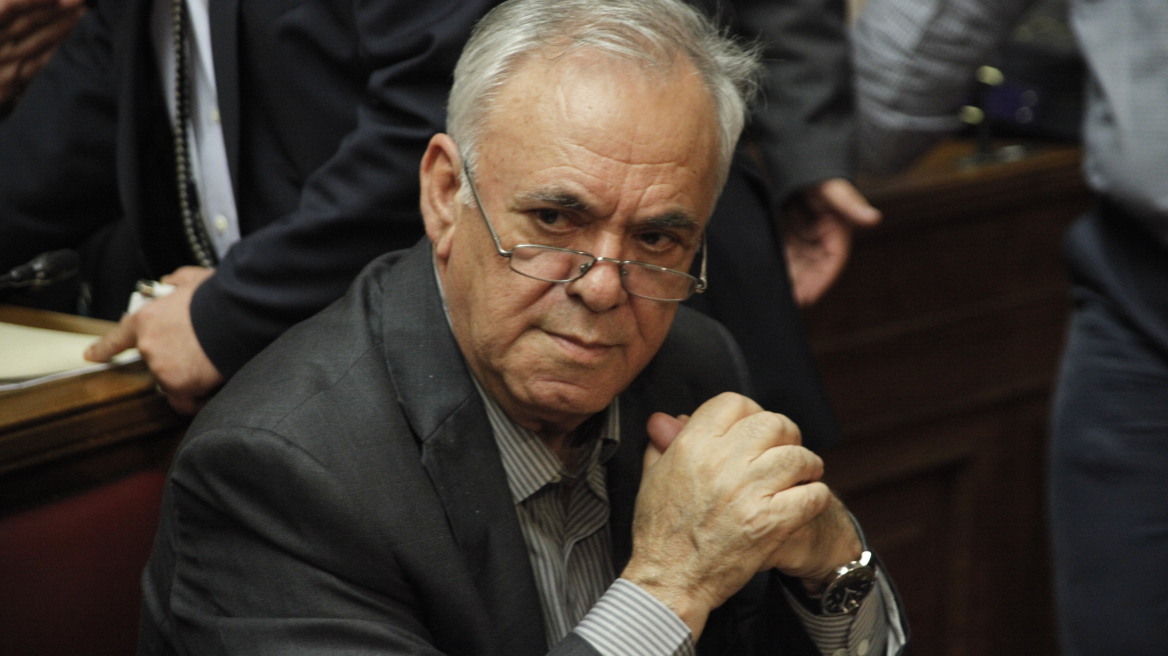 Δραγασάκης: Ψεύδεται ο Βαρουφάκης, παρουσία Τσακαλώτου τα ραντεβού με Ντράγκι