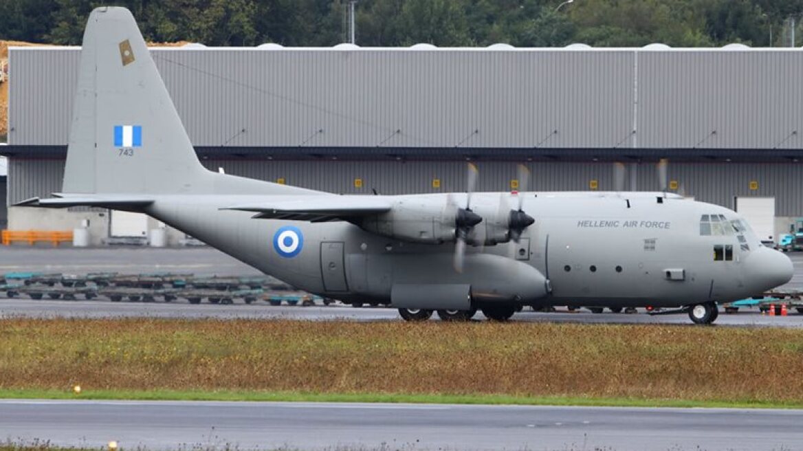 Two Greek C-130 aircraft participate in the search of missing EgyptAir plane