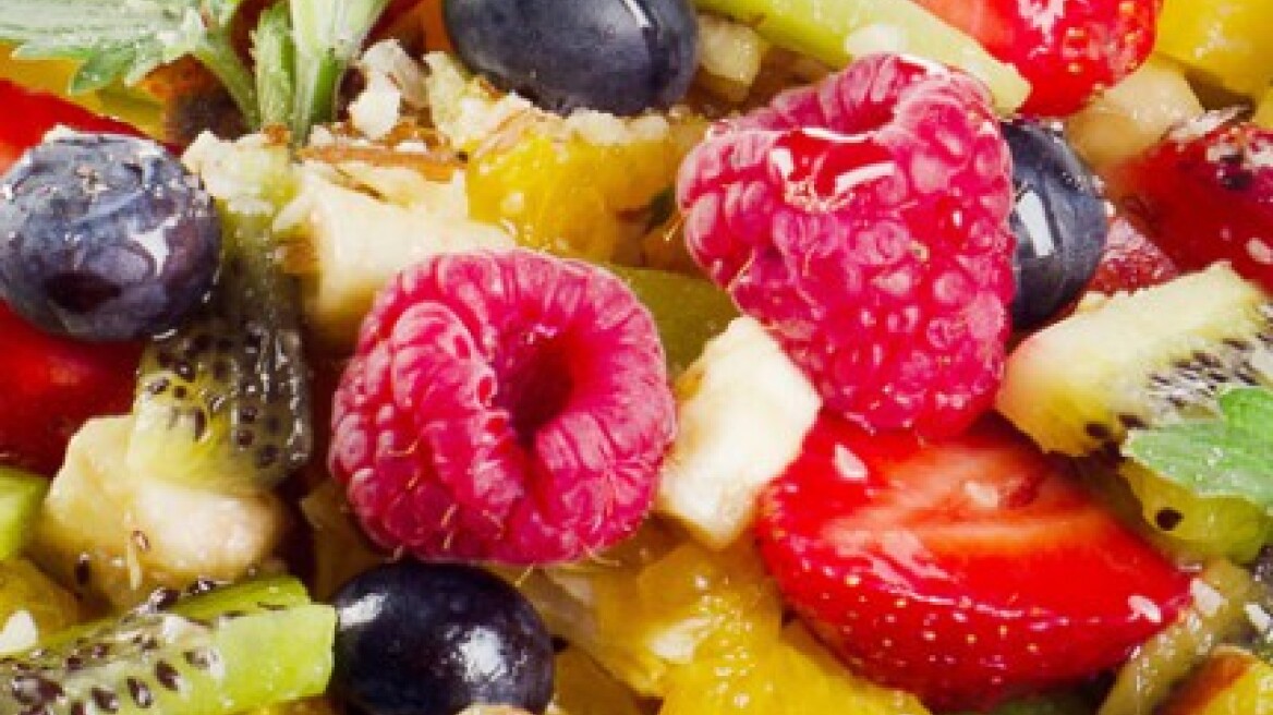 Φρουτοσαλάτα με λάιμ και πράσινο τσάι