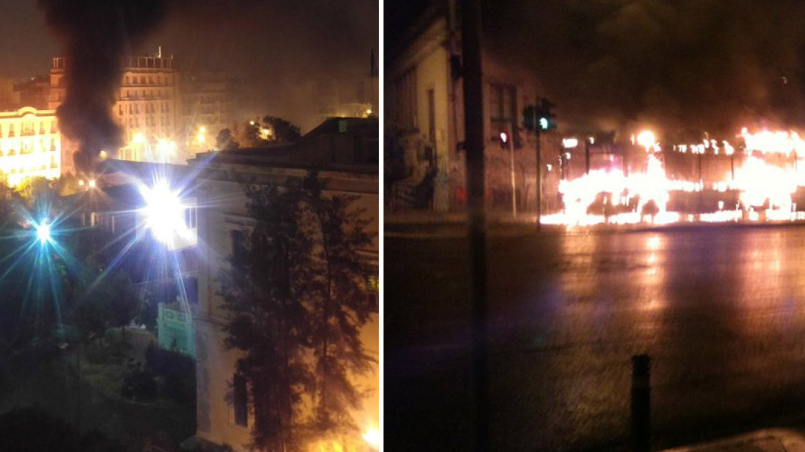 Extremists set fire to a trolley after asking passengers to get off (pics+vid)