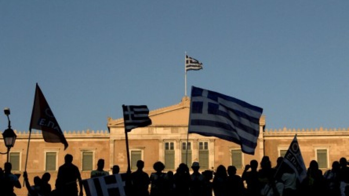 Συγκεντρώσεις στο Σύνταγμα λόγω της ψήφισης του πολυνομοσχεδίου