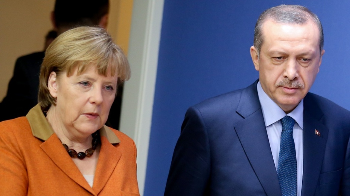 Αιχμές Μέρκελ για το επίπεδο της «δημοκρατίας» στην Τουρκία