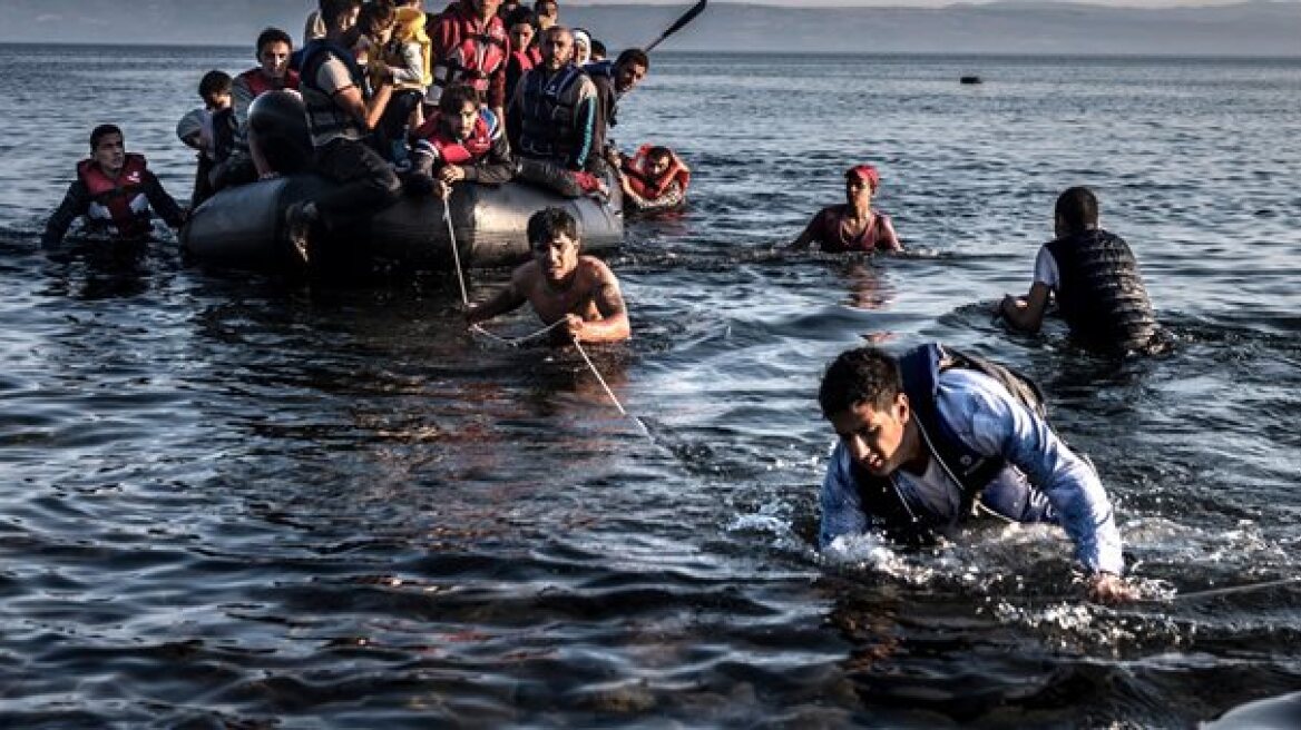 Πάνω από 54.100 οι πρόσφυγες στην επικράτεια