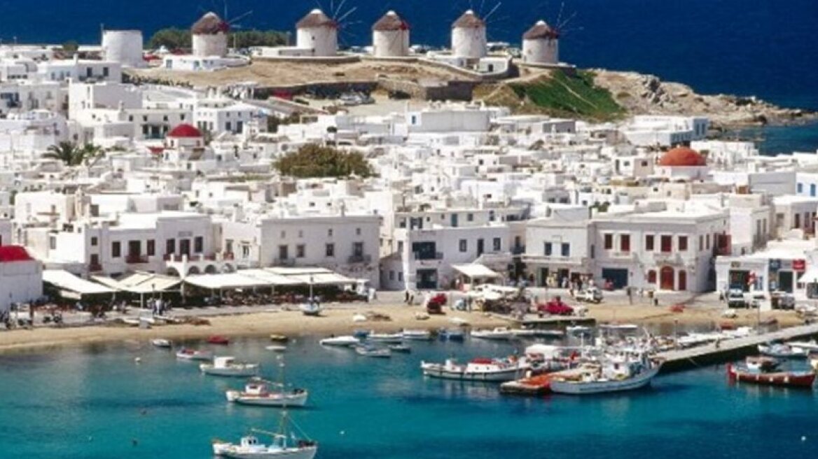 Santorini & Mykonos among top destinations for Americans