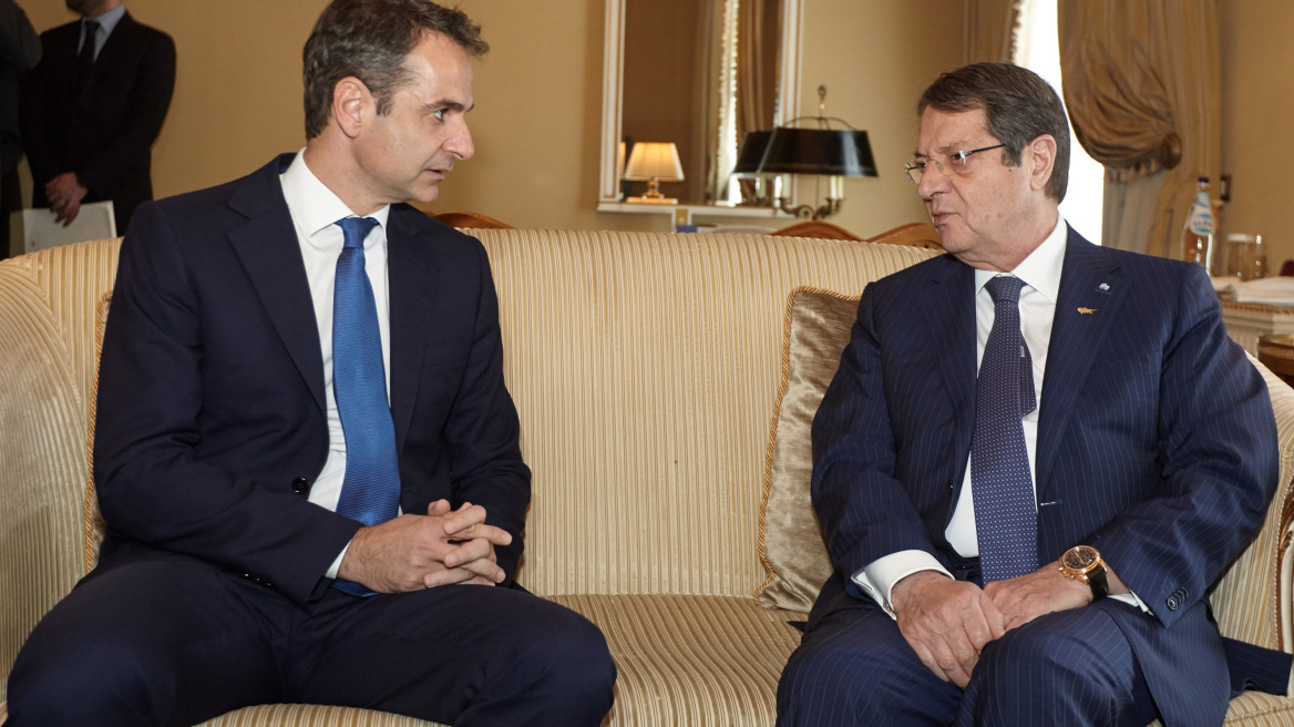 Να λυθεί άμεσα το Κυπριακό, θέλουν Μητσοτάκης-Αναστασιάδης