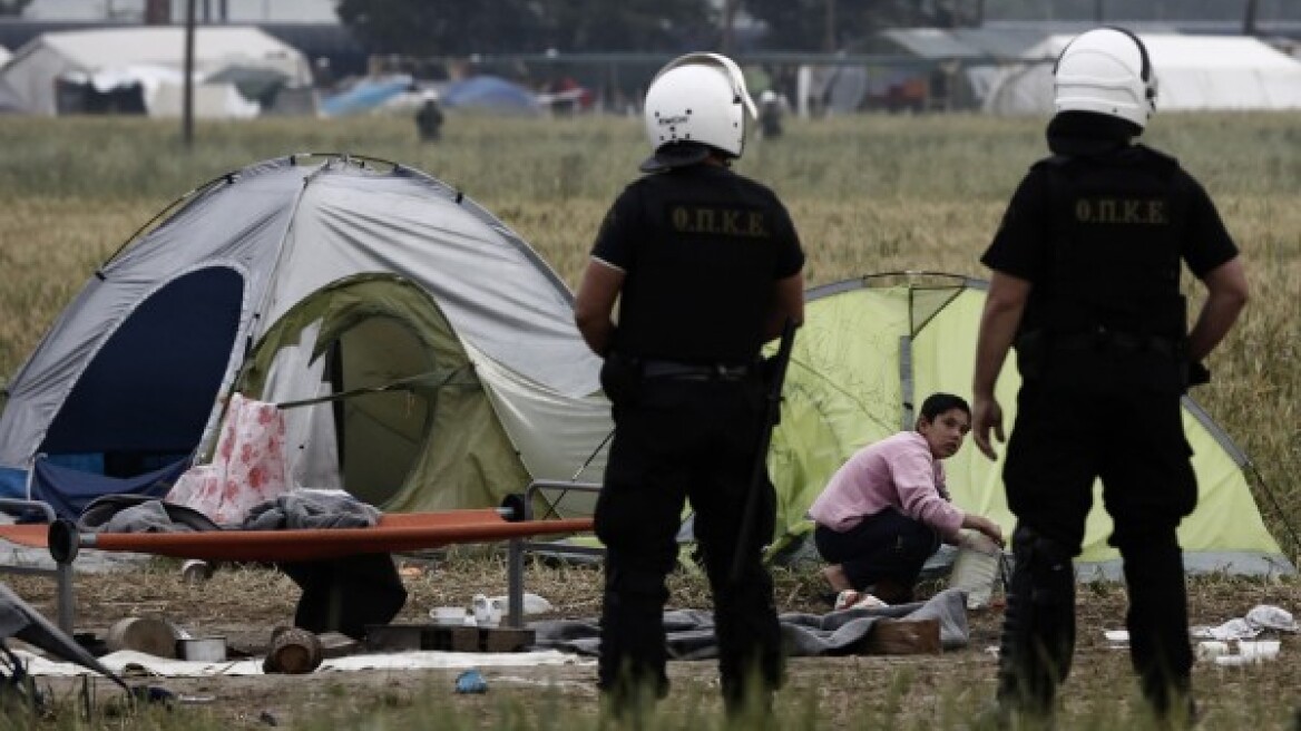 Συνεχίζεται η εκκένωση της Ειδομένης 