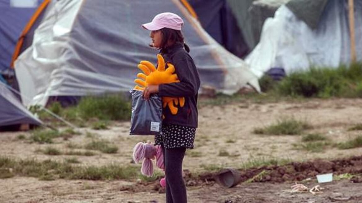 Idomeni evacuation continues amid media black out