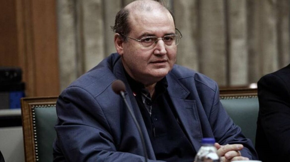 Education Minister Filis ‘legalises’ forged degree holders!