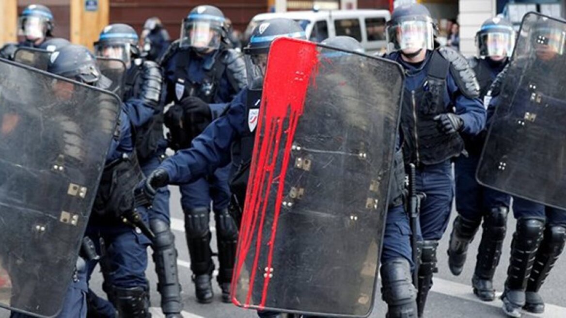 France’s police arrest 9 people during protest rally