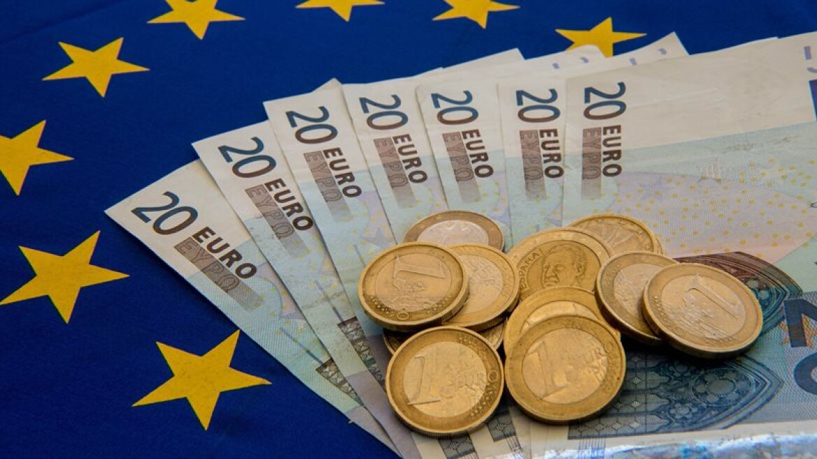 Greek economic sentiment drops in May
