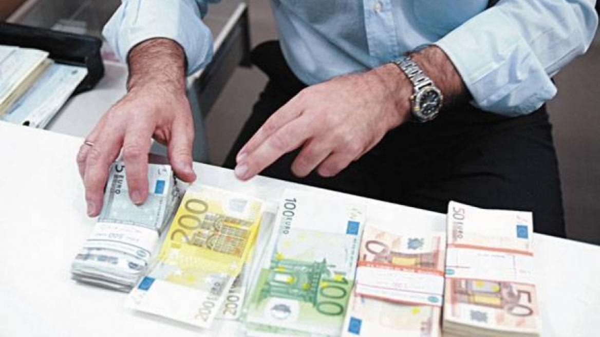 Σταθερές οι καταθέσεις τον Απρίλιο στα 121,43 δισ. ευρώ