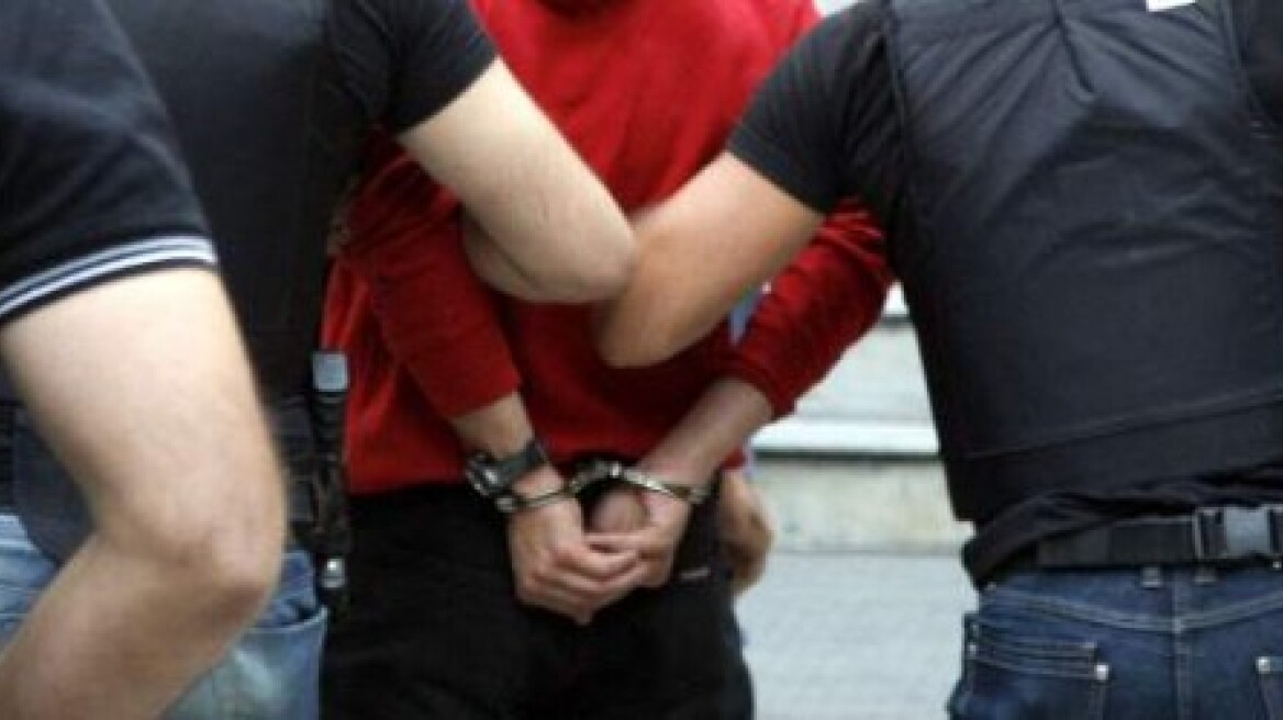 Ηράκλειο: Στο σπίτι του είχε τα όπλα και τα ναρκωτικά