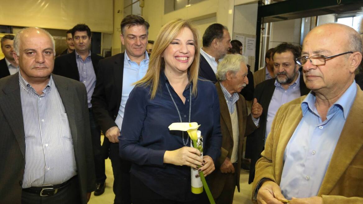 Γεννηματά σε Τσίπρα: Ντροπή να δηλώνεις ότι στηρίζεις τους αδύναμους την ώρα που τους εξοντώνεις 