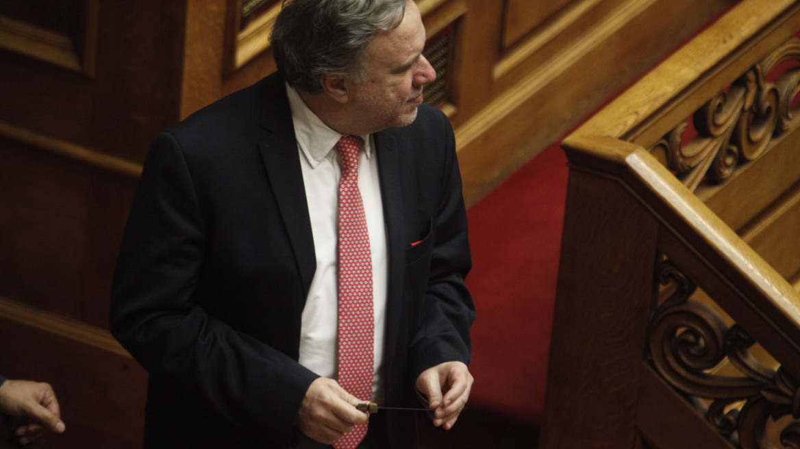 Ο Κατρούγκαλος θριαμβολογεί για το μνημόνιο που έφερε στην Ελλάδα