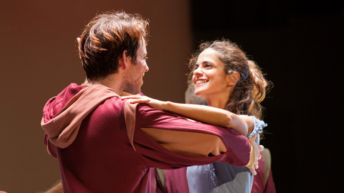 Περιοδεία… πάνω στο πιάνο