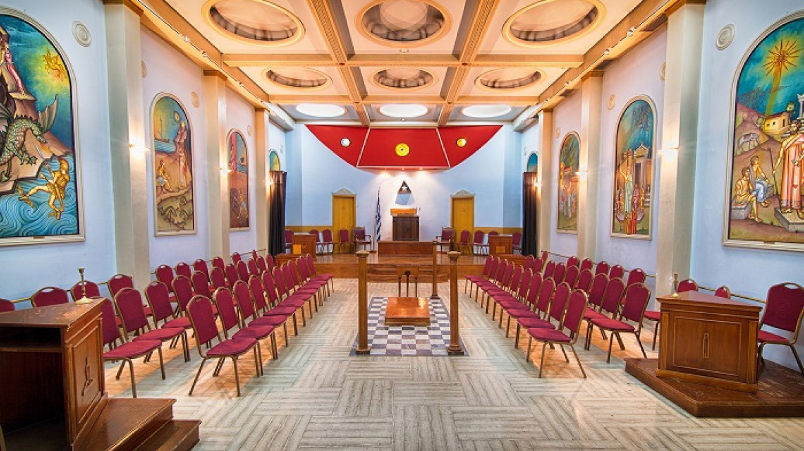 Φωτογραφίες: Δείτε για πρώτη φορά το εσωτερικό της Μασονικής Στοάς της Αθήνας