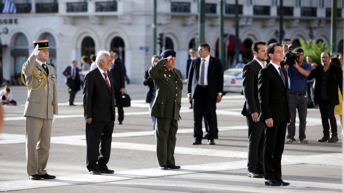 Στην Αθήνα ο Γάλλος πρωθυπουργός Βαλς: Προσφυγικό και οικονομία στο επίκεντρο