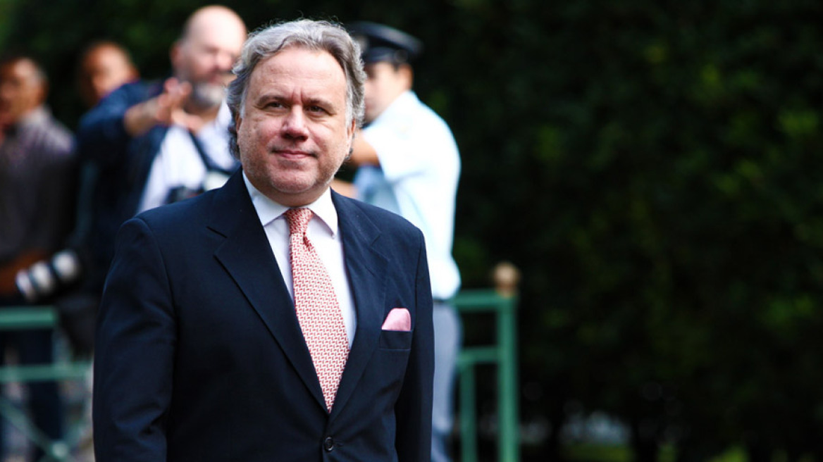 Κόβουν το ΕΚΑΣ σε 290.000 δικαιούχους σε 1,5 χρόνο