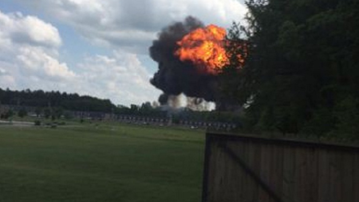 Συνετρίβη F-16 σε τελετή αποφοίτησης παρουσία του Ομπάμα - Δείτε φωτογραφίες