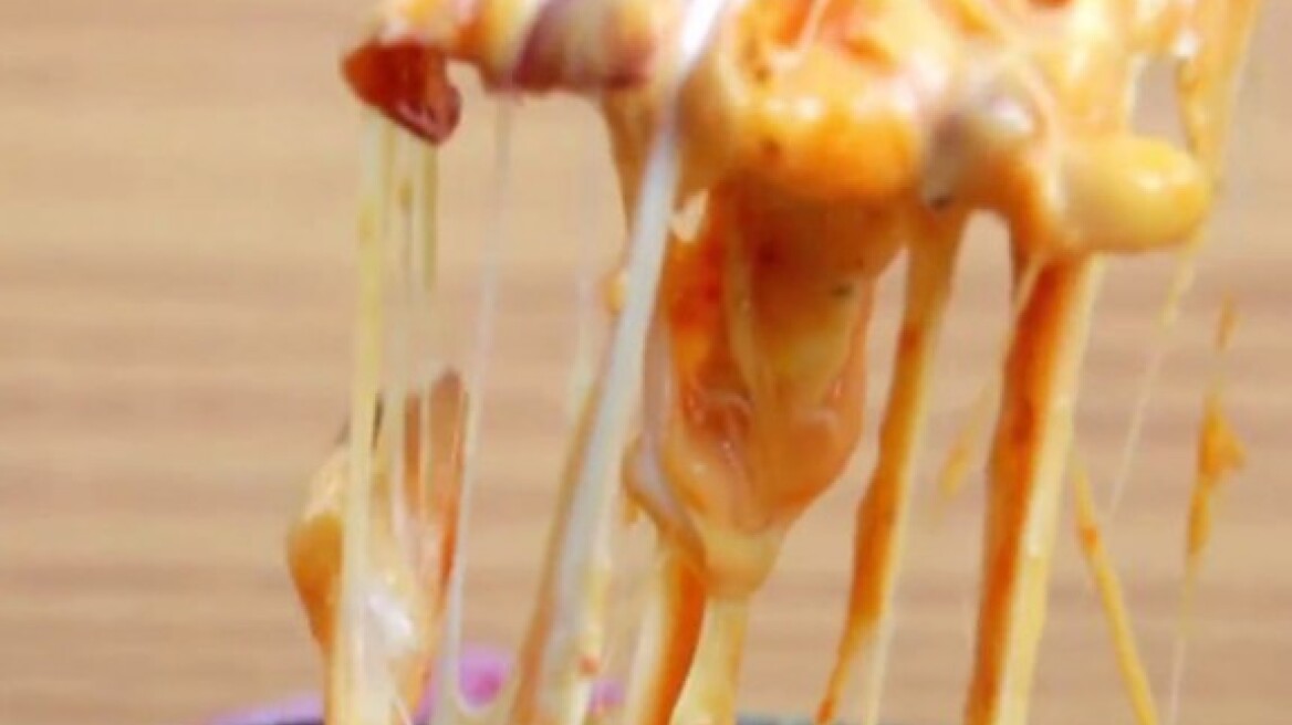 Mac n cheese pizza όλα τα λεφτά!