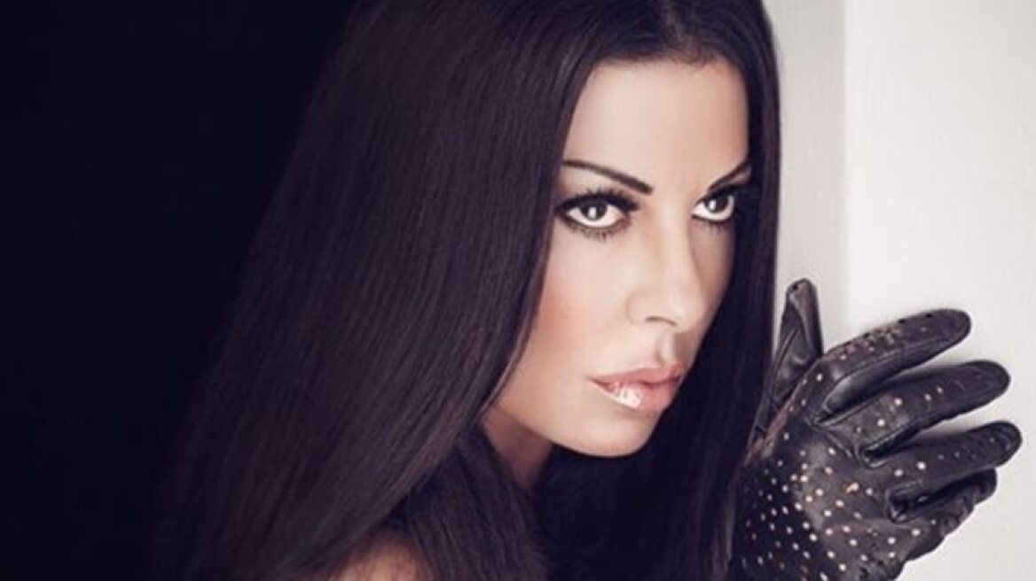 Τροχαίο ατύχημα με λεωφορείο είχε η Άντζελα Δημητρίου