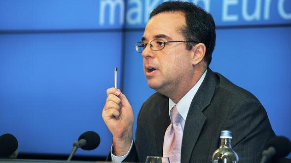 «Τρολάρισμα» Πίτερ Σπίγκελ σε Τσίπρα στο Twitter: Ποιος είσαι; Τι έκανες στον Αλέξη Τσίπρα;