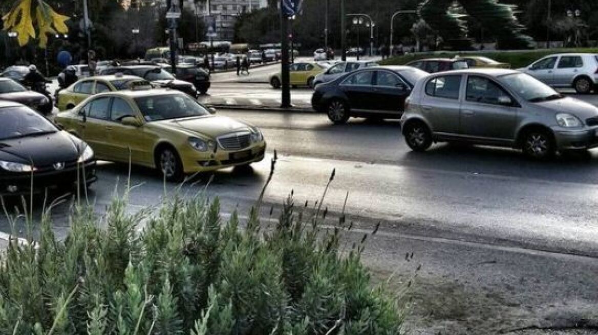 Ποιες μέρες βάζουν «χειρόφρενο» τα μέσα μεταφοράς 