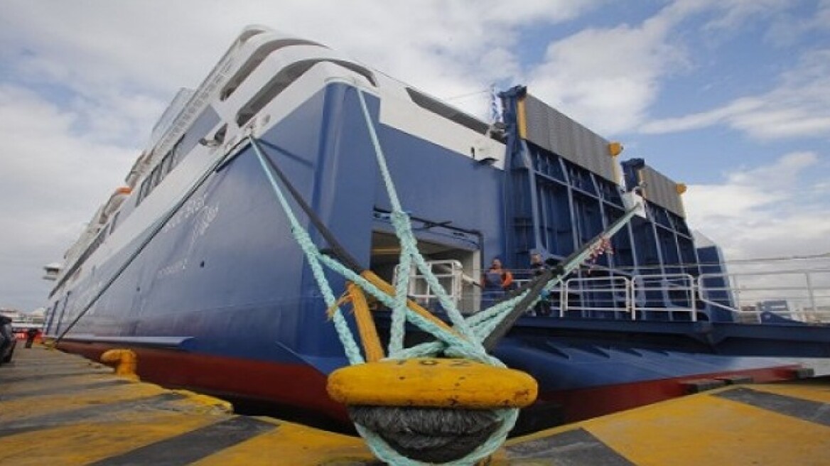 Εκκληση Δρίτσα, Κατρούγκαλου και Τσακαλώτου για άρση των απεργιών στα λιμάνια