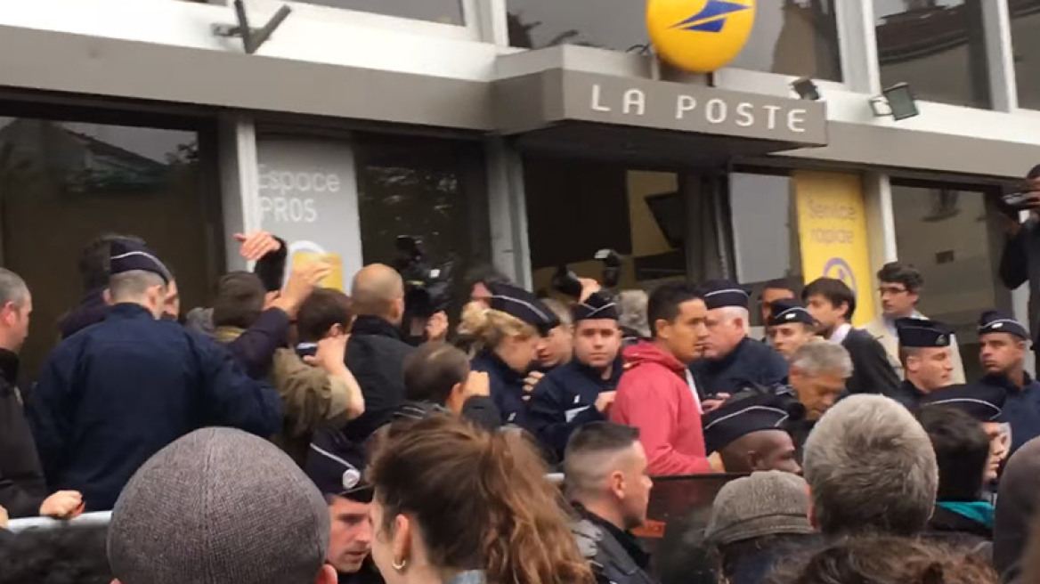 Δείτε βίντεο: Πέταξαν αυγά στον Μακρόν, τον καταλληλότερο για διάδοχο του Ολάντ