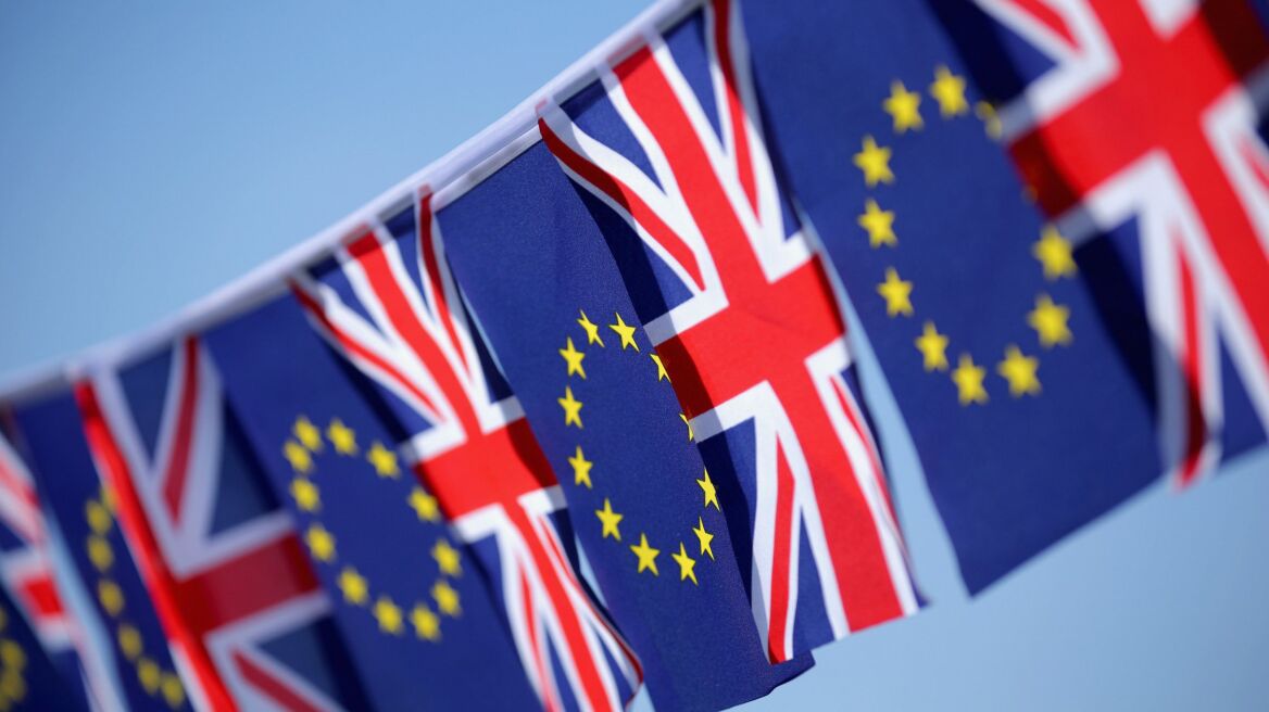 Brexit: Χαμός με τις εγγραφές τελευταίας στιγμής - Ζητήθηκε παράταση της διορίας