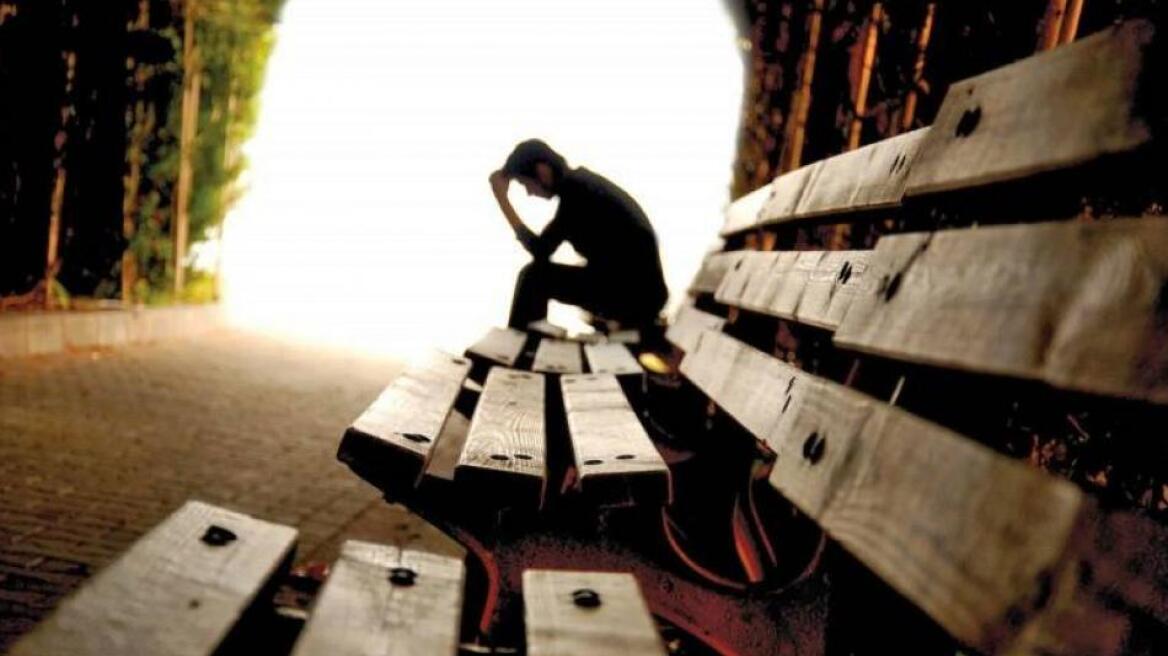 Ακόμη πιο χαμηλά: Μισθό κάτω από 500 ευρώ παίρνουν οι νέοι το 2016