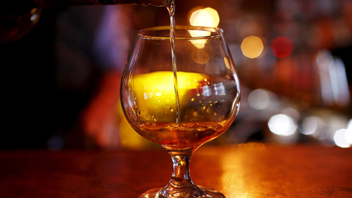 Γαλλία: Έδειραν μπαργούμαν επειδή σέρβιρε αλκοόλ κατά τη διάρκεια του Ραμαζανιού