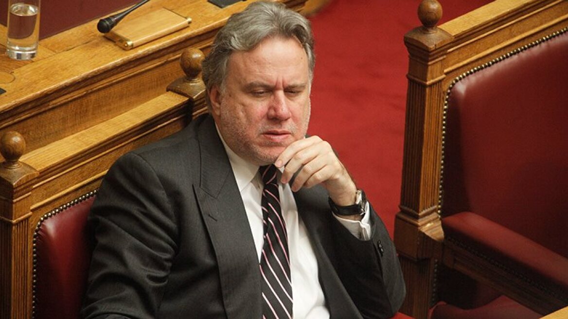 Katrougalos admits cuts in pensions over 1,380 euros