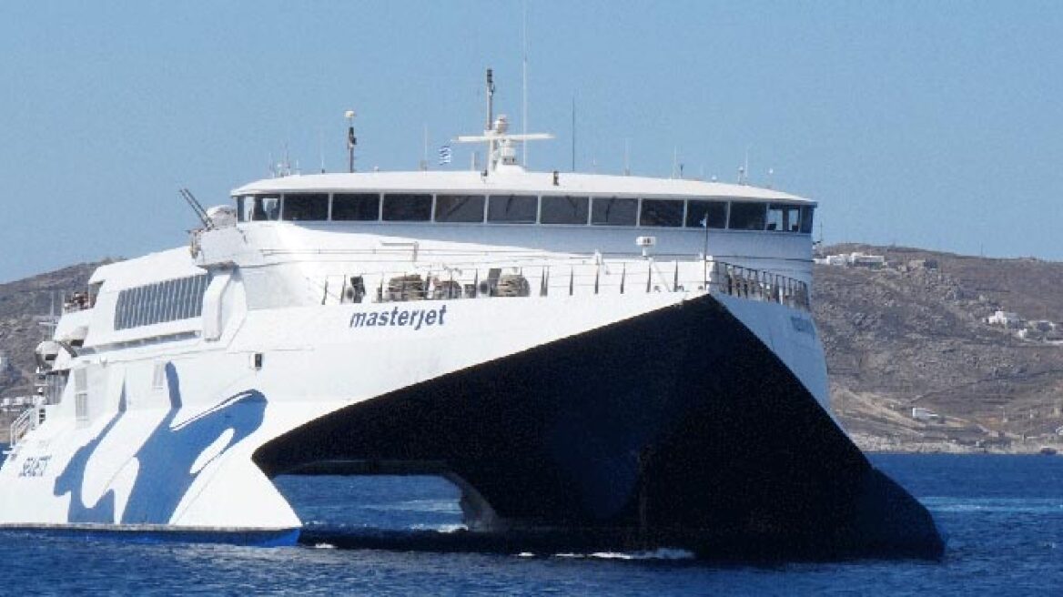 Μηχανική βλάβη στο πλοίο «Master Jet» 